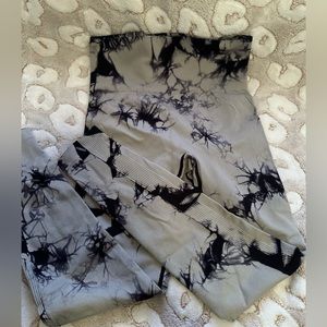 Rarely worn size M in woman great for gym